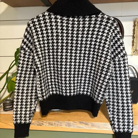 Anthropologie Houndstooth Knit Turtleneck Sweater – XS - Picture 3 of 3
